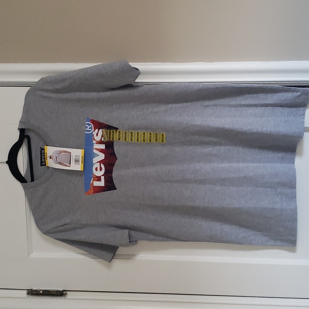Men's Levi's shirt